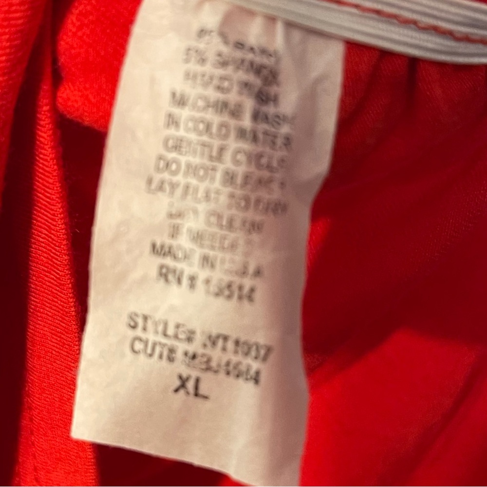 Made By Johnny Bold Red V-Neck Ruched Top - Picture 6 of 7